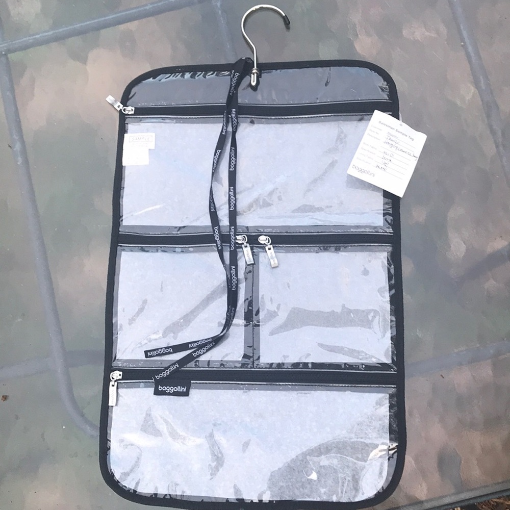 Baggallini hanging cosmetic or jewelry travel bag